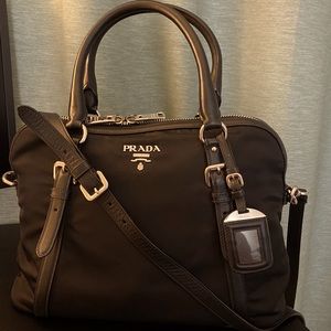 Prada bag-tessuto/leather. Rarely used, in great condition!